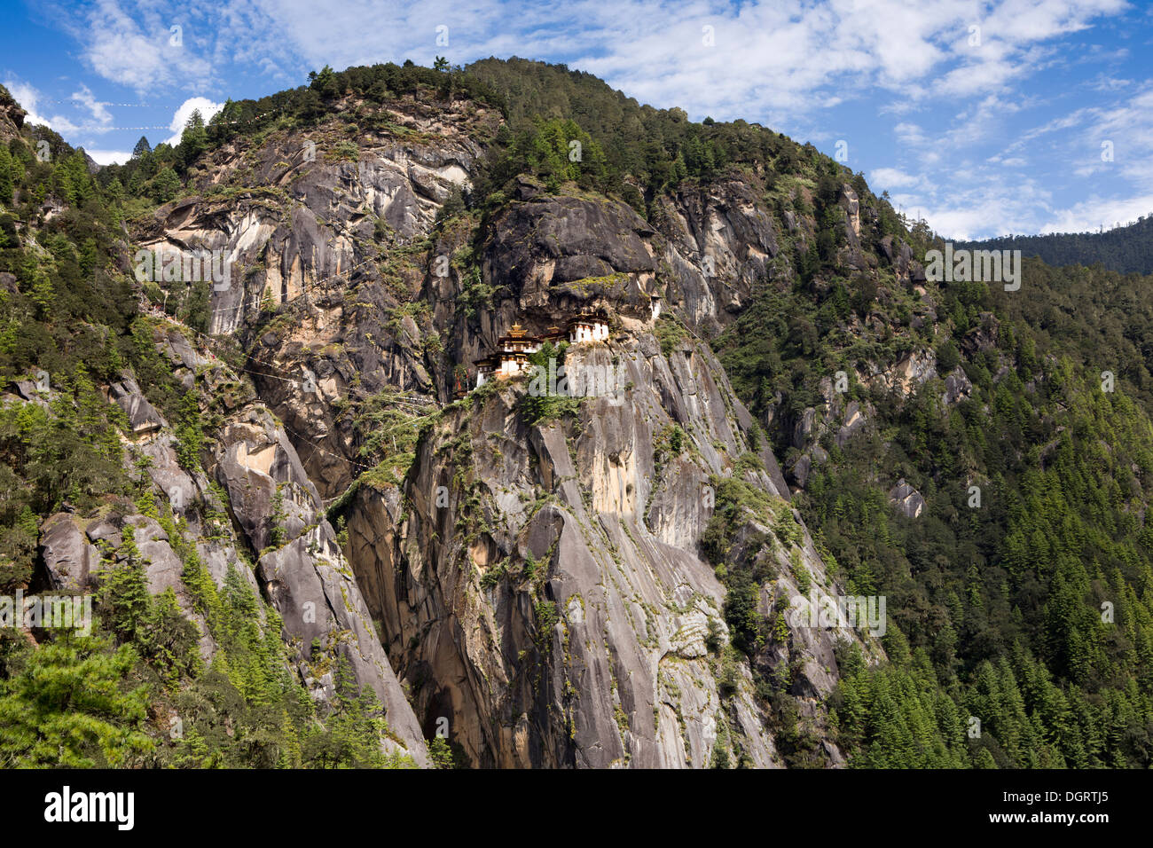 Bhutan, Paro-Tal, Taktsang Lhakang (Tiger es Nest) Kloster klammerte sich an Klippen Stockfoto