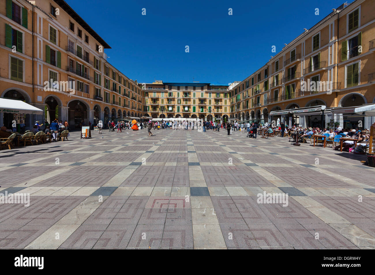 Zentralen Straßencafés am Plaça de großen quadratischen, historischen Stadt Zentrum, Palma de Mallorca, Mallorca, Balearen, Spanien, Europa Stockfoto