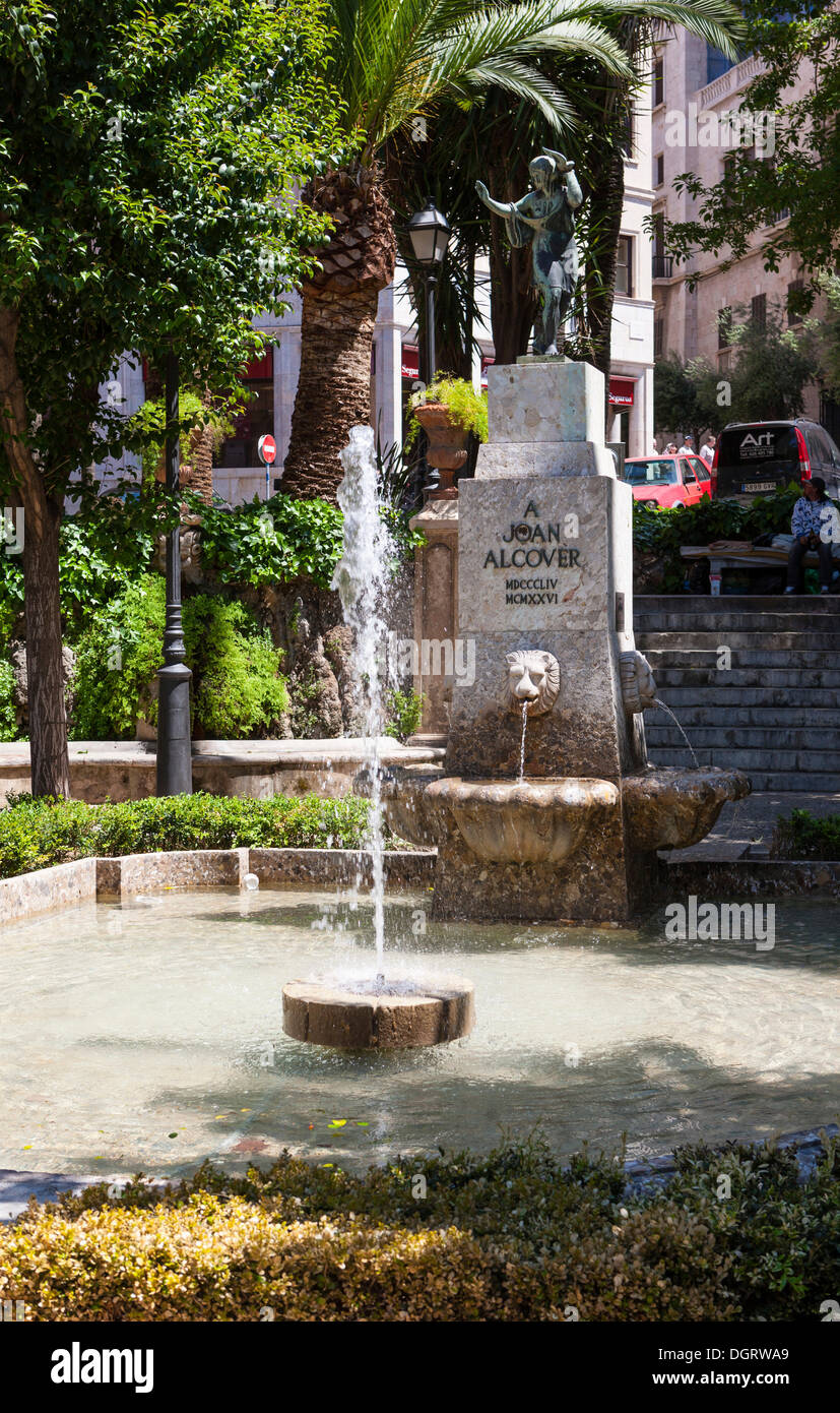 Denkmal von Joan Alcover am ehemaligen Eingang an der Almudaina-Palast Palau de Almudaina, Altstadt, Ciutat Antiga Stockfoto