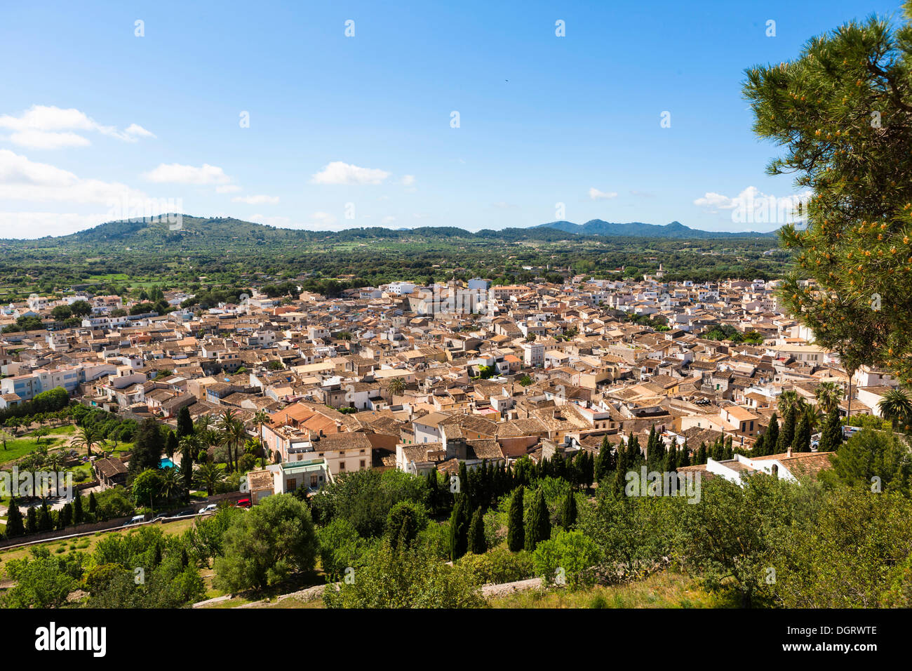 Blick auf die Stadt Arta, Mallorca, Mallorca, Balearen, Spanien, Europa Stockfoto