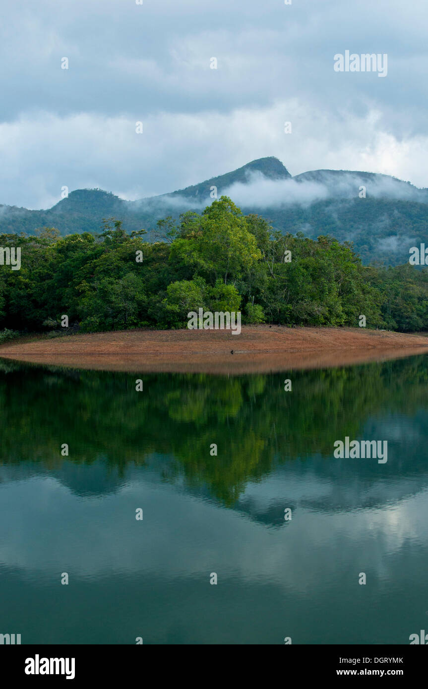 Neyyar Dam, Reservoir, Neyyar Dam Nationalpark, Kerala, Indien Stockfoto