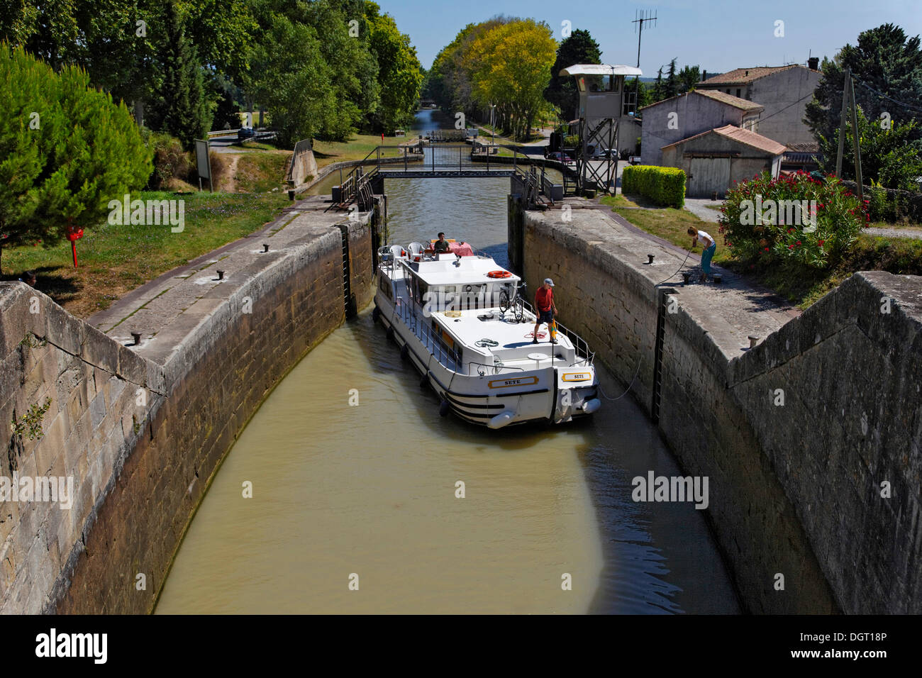 Canal du Midi mit der 'Ecluses de Fresquel"sperren, Pk 109, in der Nähe von Carcassonne, Languedoc-Roussillon, Aude, Frankreich, Europa Stockfoto