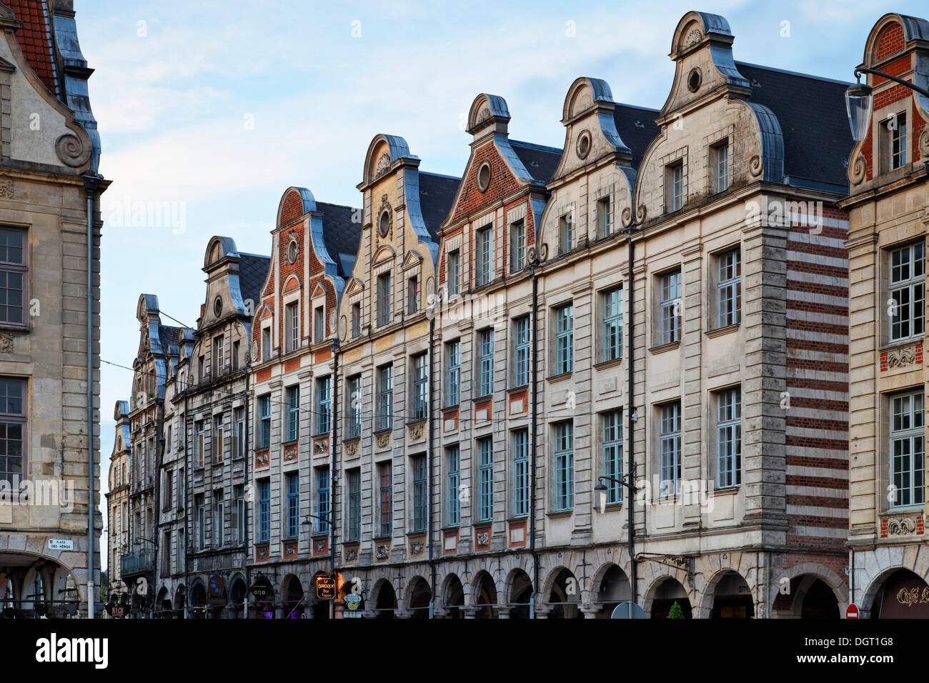 Place des Héros Platz in Arras, Via Francigena, Pas-de-Calais-Abteilung, Region Nord-Pas-de-Calais, Frankreich, Europa Stockfoto