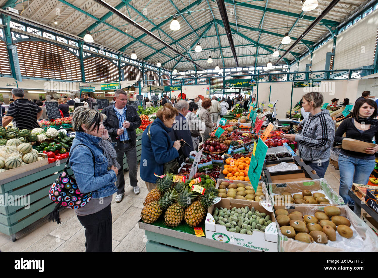 Markthalle in Châlons-En-Champagne, Samstagsmarkt, Via Francigena, Departement Marne, Region Champagne-Ardenne, Frankreich Stockfoto