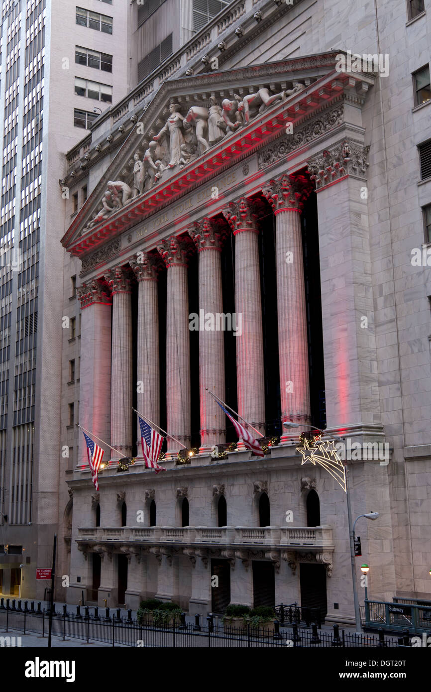 NEW YORK CITY - Wall Street mit der New Yorker Börse in Manhattan, 26. Dezember 2012 in New York City Stockfoto