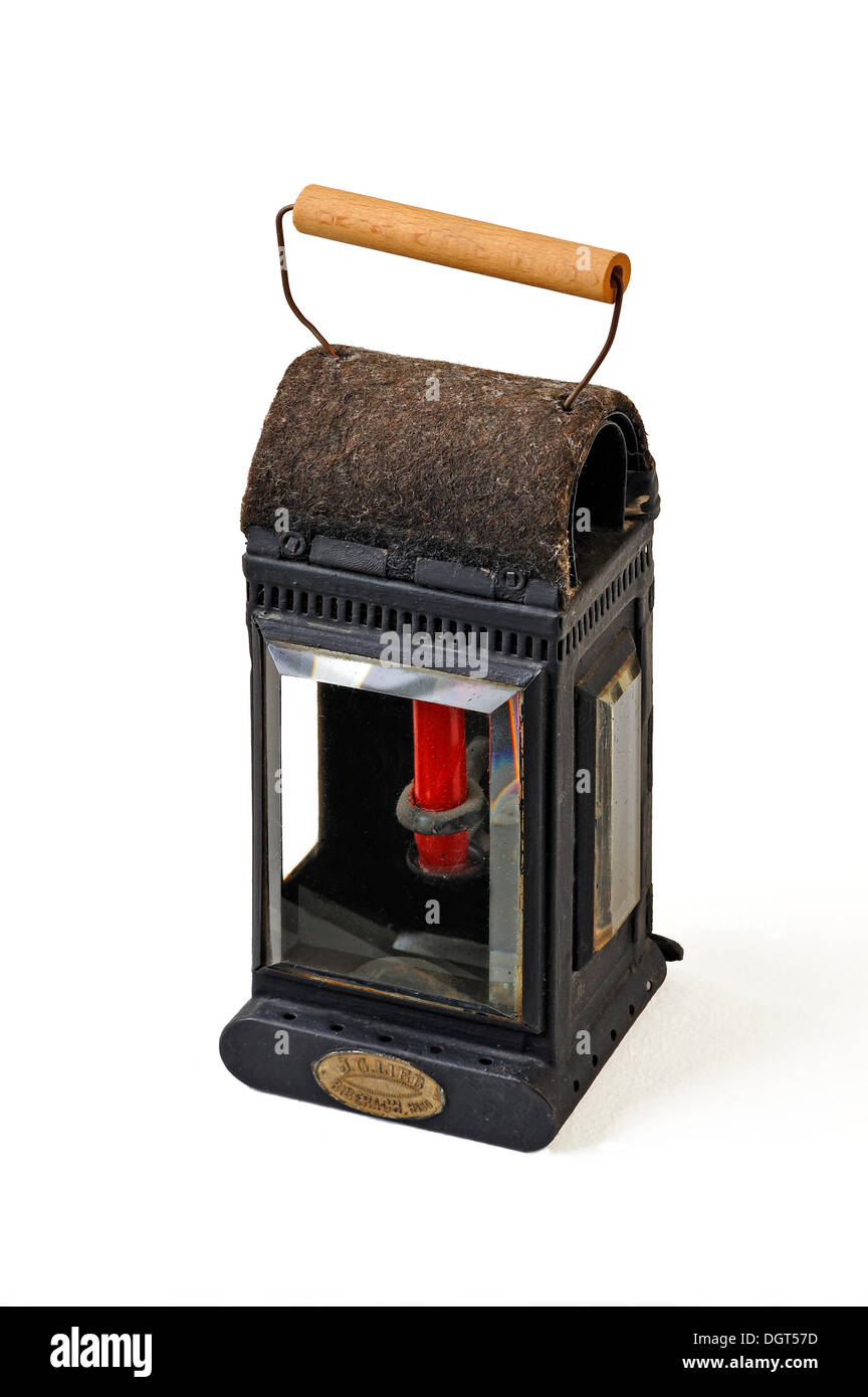 Altes Signal Laterne mit einer Kerze von der Feuerwehr um 1900, "Feuer und Flamme – die Feuerwehr von 1850 bis Stockfoto