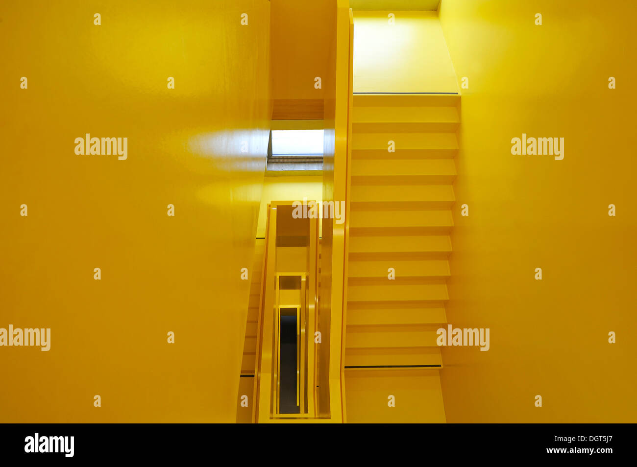 Moderne Treppe, Neue Bibliothek Bibliothek, Gewerbemuseumsplatz 4, Nürnberg, Middle Franconia, Bayern, Deutschland Stockfoto