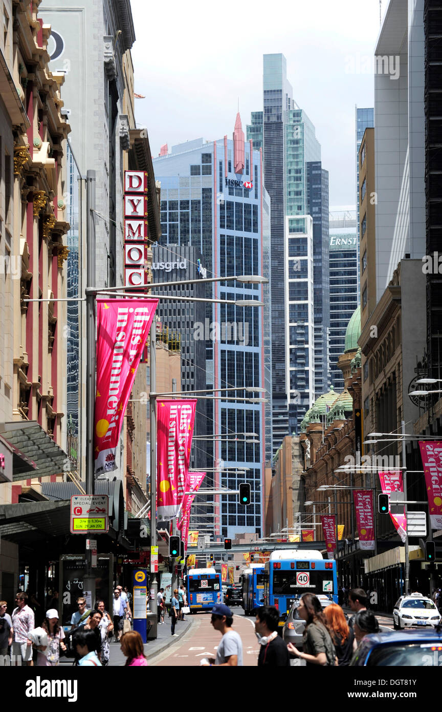 George Street, einer belebten Hauptstraße in Central Business District, CBD, Sydney City, Sydney, New South Wales, NSW, Australien Stockfoto