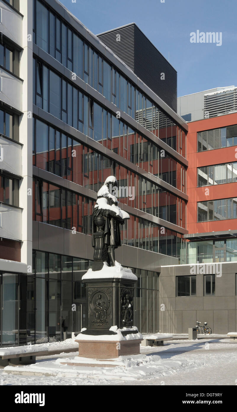 Denkmal von Gottfried Wilhelm Leibniz, Innenhof der Universität, Leipzig, Sachsen Stockfoto