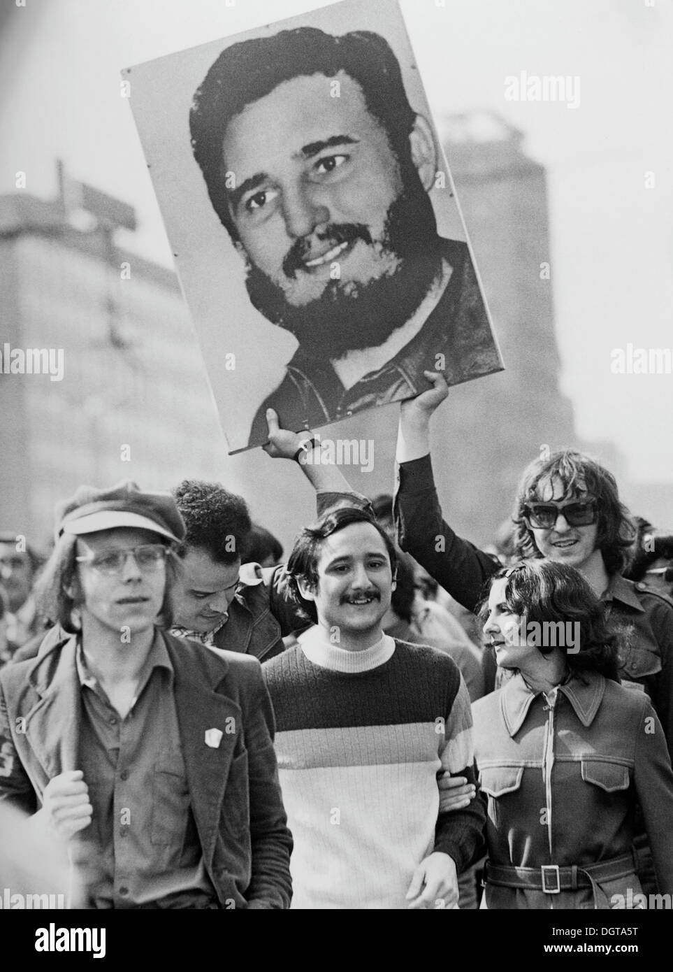 Labour Day Demonstration, 1 Mai, ca. 1975, Porträt von Fidel Castro, Leipzig, Sachsen, DDR, Ost-Deutschland, Europa Stockfoto