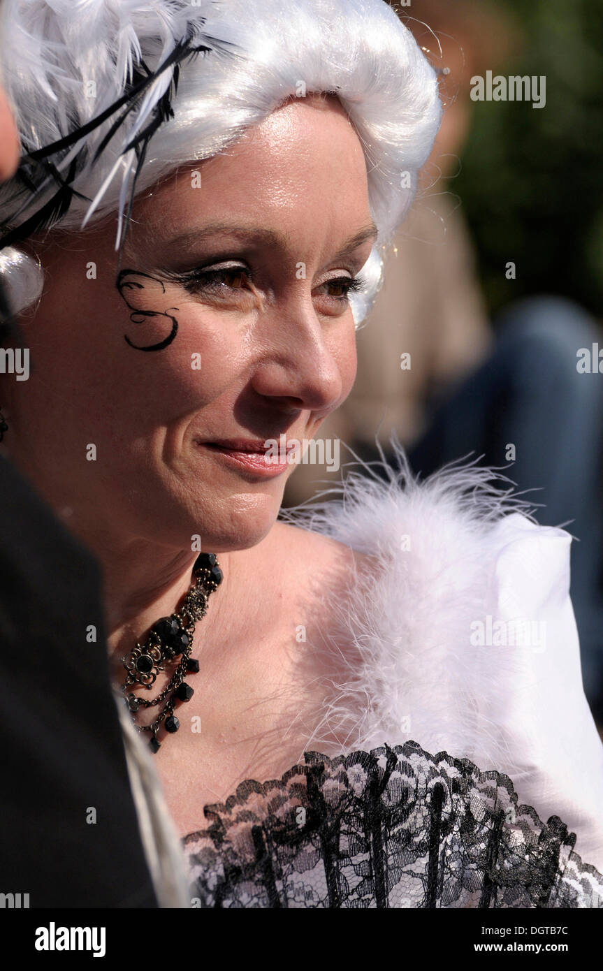 Junge Frau in einem Rokoko Kostüm, Porträt, Wave-Gotik-Treffen Festival, Leipzig, Sachsen Stockfoto