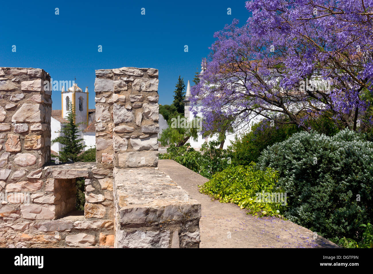 Portugal, Algarve, Tavira Castle und Kirchen Stockfoto