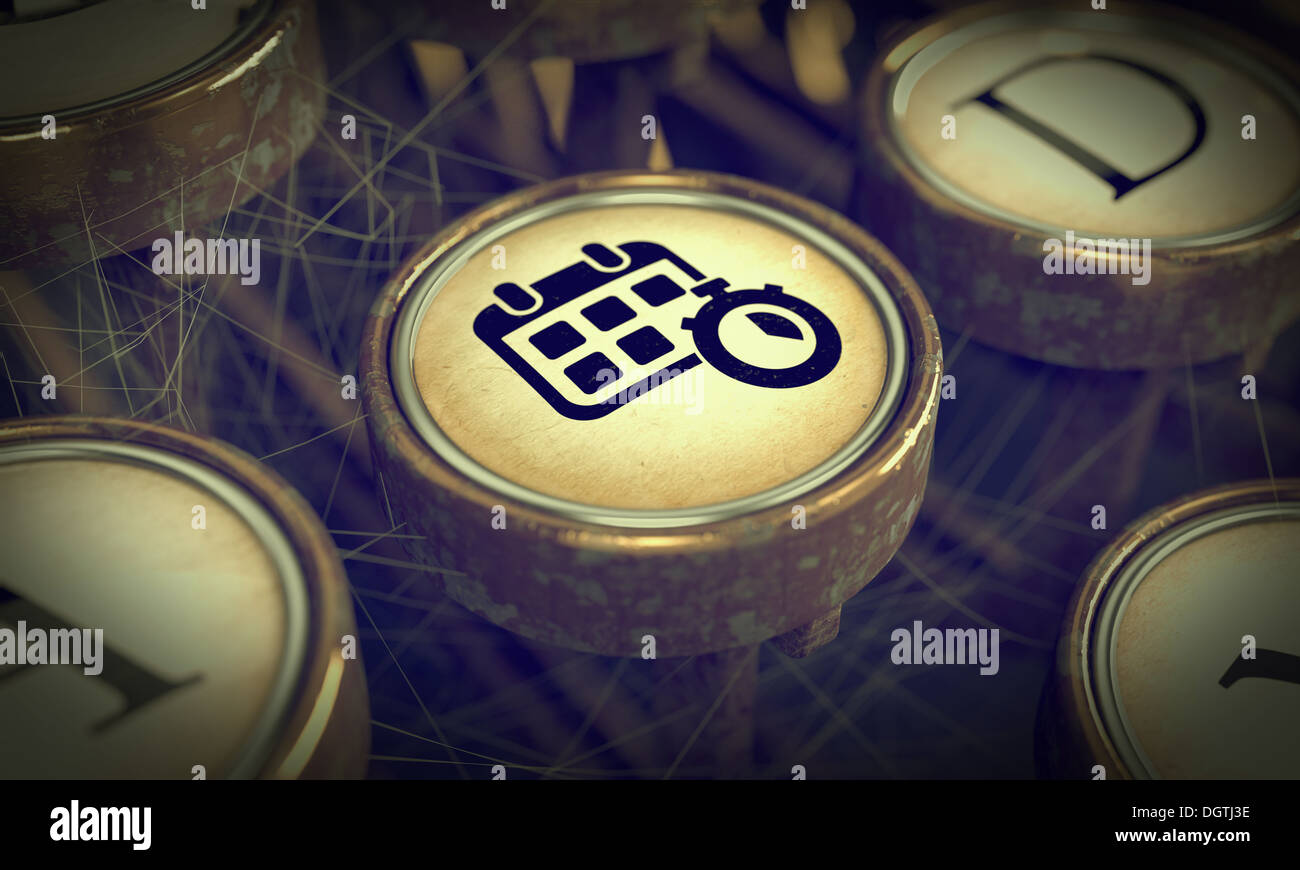 Schlüssel auf Grunge-Schreibmaschine. Zeit-Management-Konzept. Stockfoto