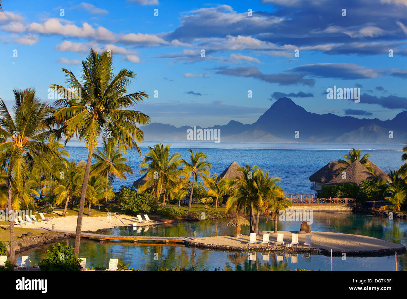 Meer bei Sonnenuntergang. Polynesien. Tahiti. Stockfoto
