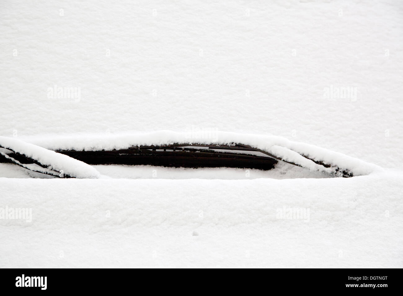 Kaufe Rayhong Schneebeseitiger, Auto-Windschutzscheibe, Anti-Vereisung und  Auftauen, Wintergott, schnelles Schmelzen des Schnees, effizientes und  praktisches Schneeräumwerkzeug