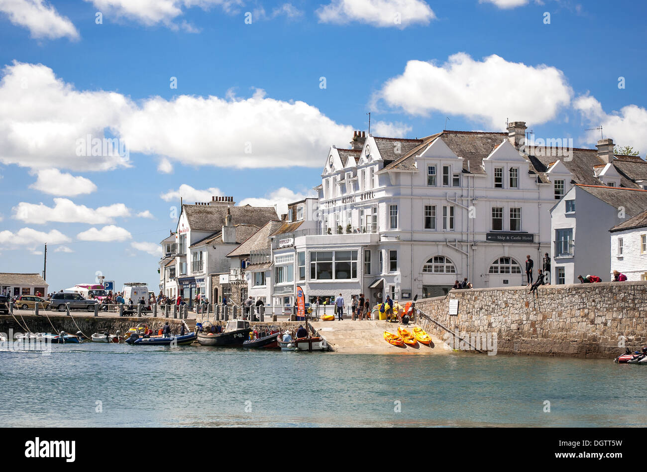 Blick auf St. Mawes an der Roseland Halbinsel Cornwall, ein beliebtes Urlaubsziel auf der River Fal. Stockfoto