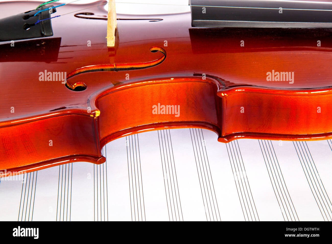 Geige und musikalische Notizbuch Stockfoto