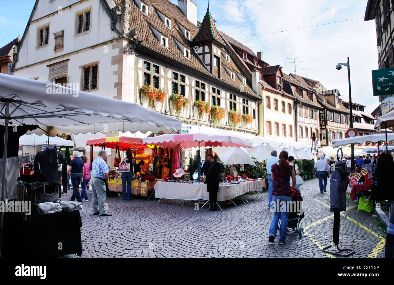 Der Wochenmarkt in Obernai, Elsass Stockfoto