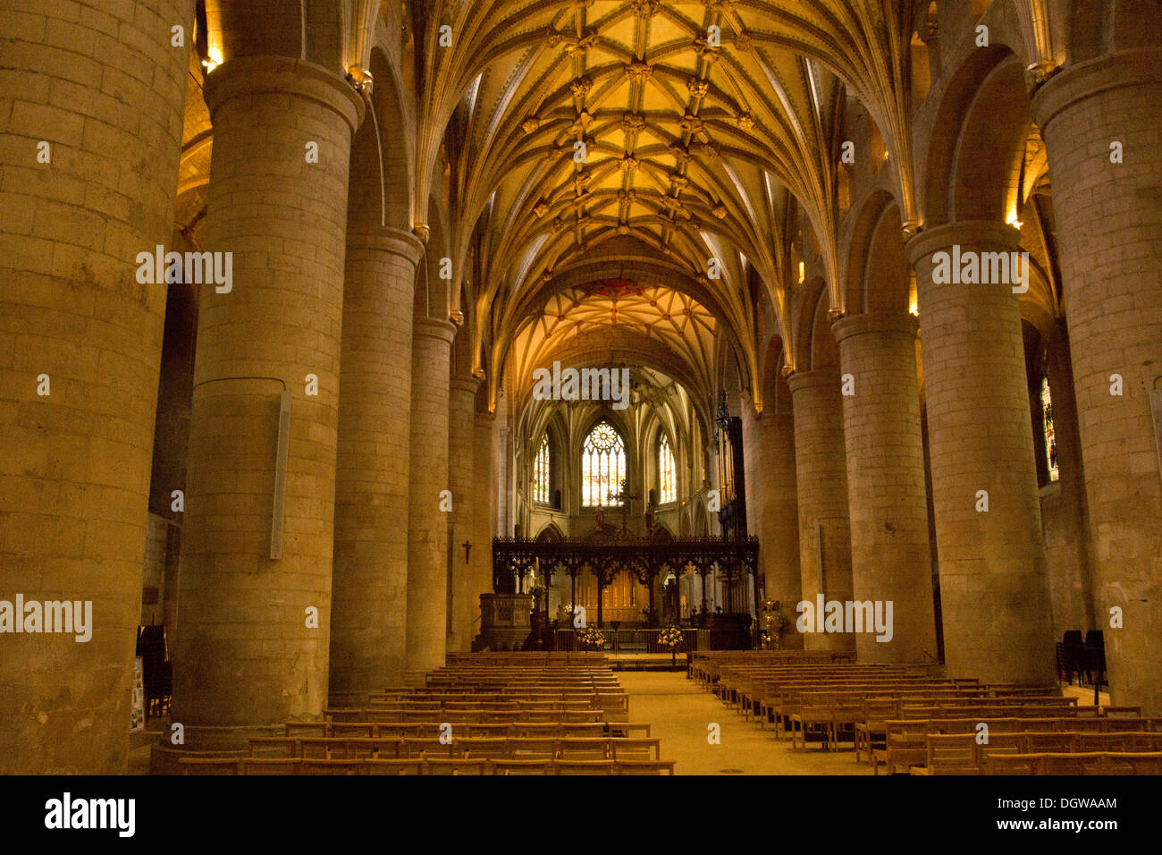 Abtei von Tewkesbury, Gloucestershire, eine ehemalige Benediktinerabtei. Schönes Beispiel der normannischen Architektur. Stockfoto
