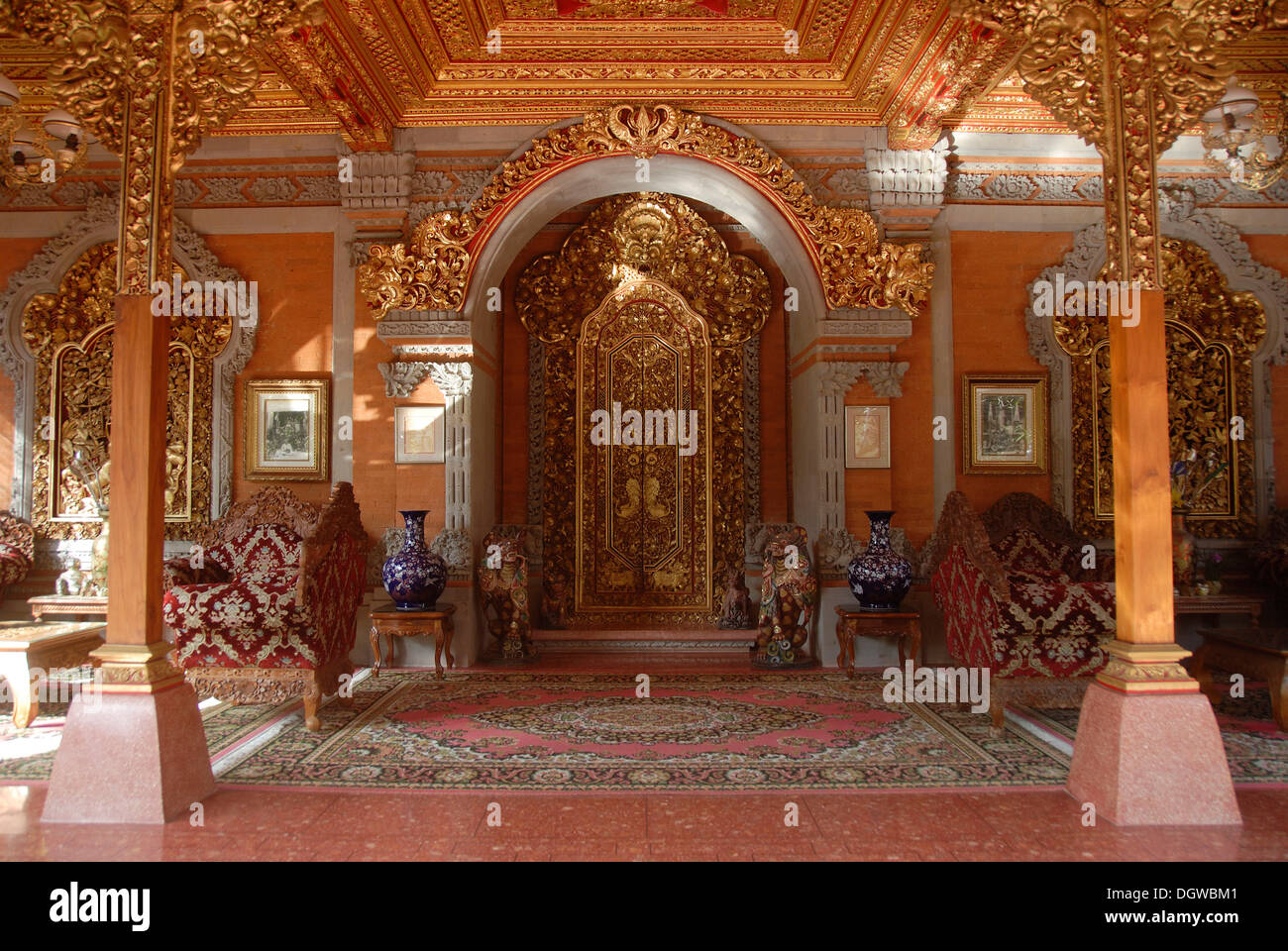 Königlicher Palast, Puri Saren Agung Palast, prächtige Eingangshalle mit Tür, Ubud, Bali, Indonesien, Südostasien, Asien Stockfoto