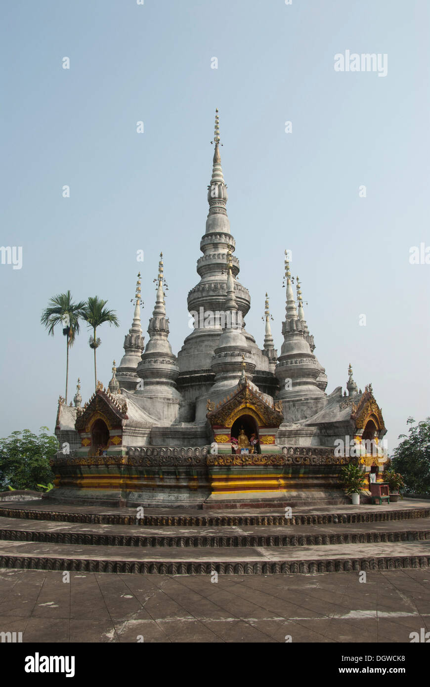 Theravada-Buddhismus, Stupa, Bambussprossen Pagode, Manfeilong Tempel in Menglong in der Nähe von Jinghong, autonomer Bezirk Xishuangbanna Stockfoto