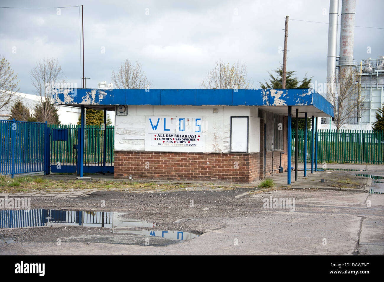 Verlassene geschlossene Fabrik Torhaus Torhaus Stockfoto