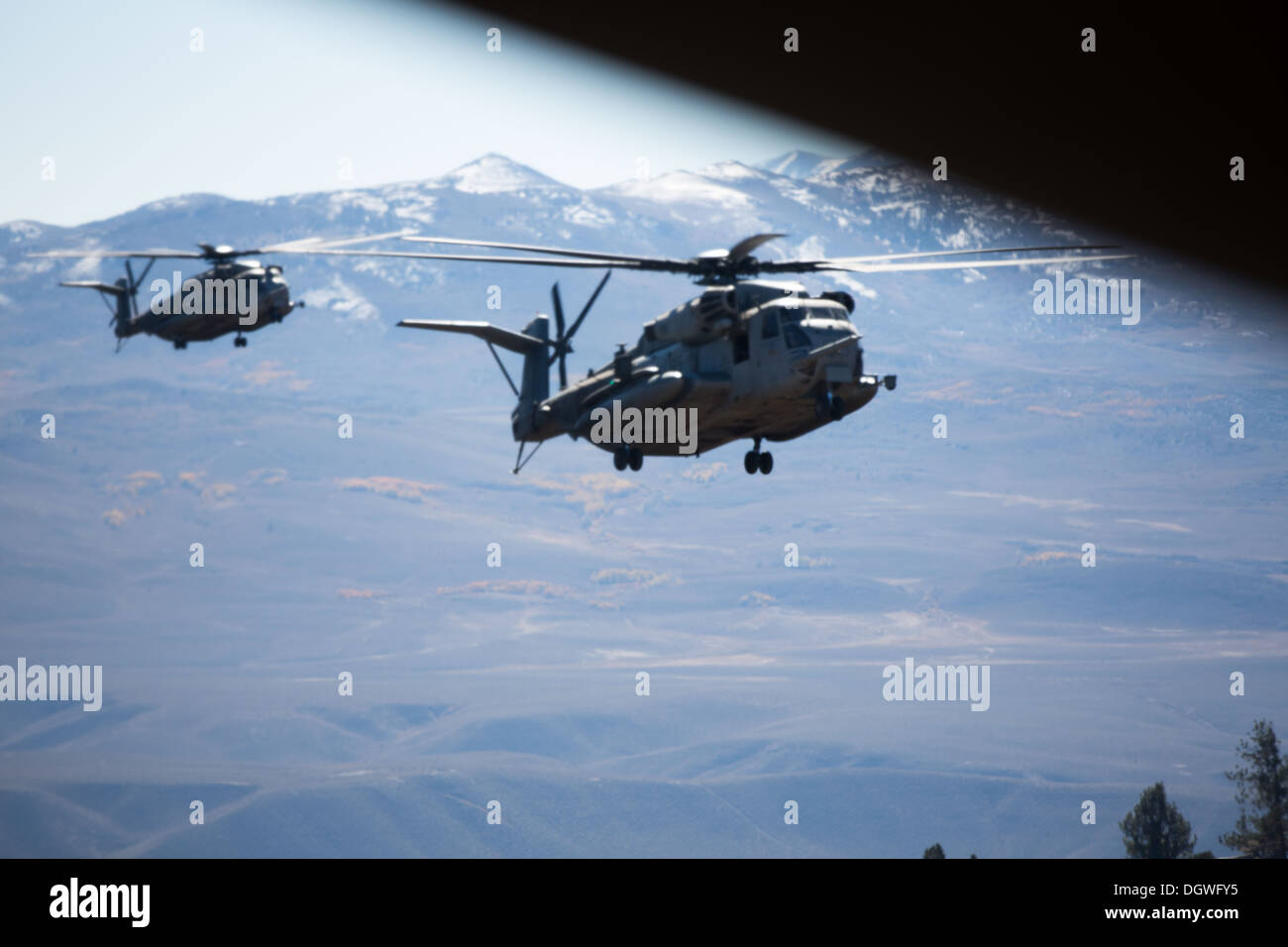 Drei US-Marinekorps CH-53E Super Stallion Transporthubschrauber mit Marine schwere Hubschrauber Geschwader 466 (HMH-466), Marine Stockfoto