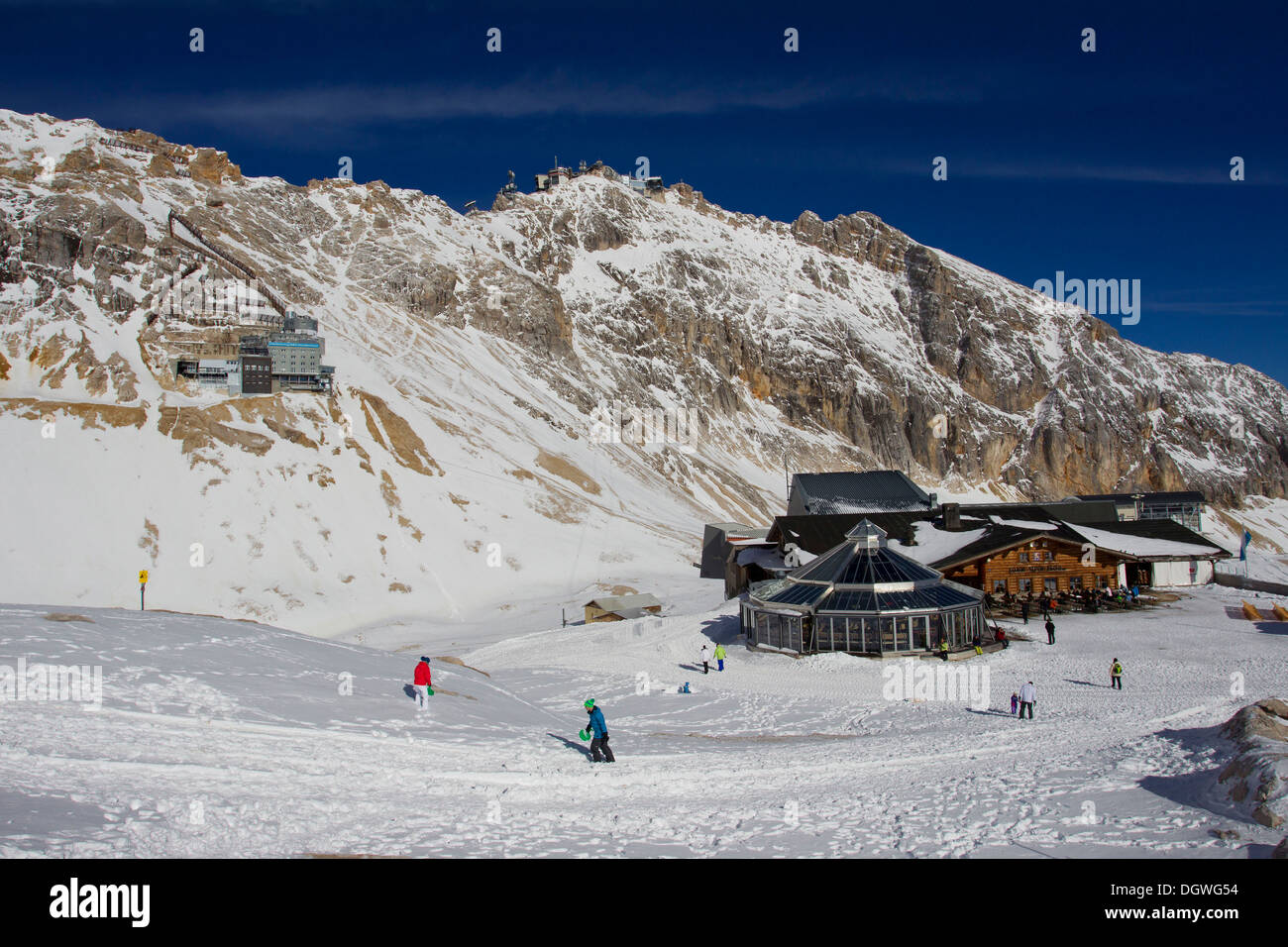 Gletscher-Restaurant Sonnalpin, Zugspitzplatt Plateau, Garmisch-Partenkirchen, Alpen, Wettersteingebirge, Zugspitze Berg Stockfoto