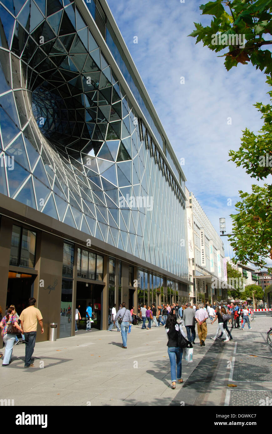 MyZeil shopping Center, Eingang, Loch im Glasfront, PalaisQuartier, Zeil, am Innenstadt, Frankfurt Main, Hessen Stockfoto
