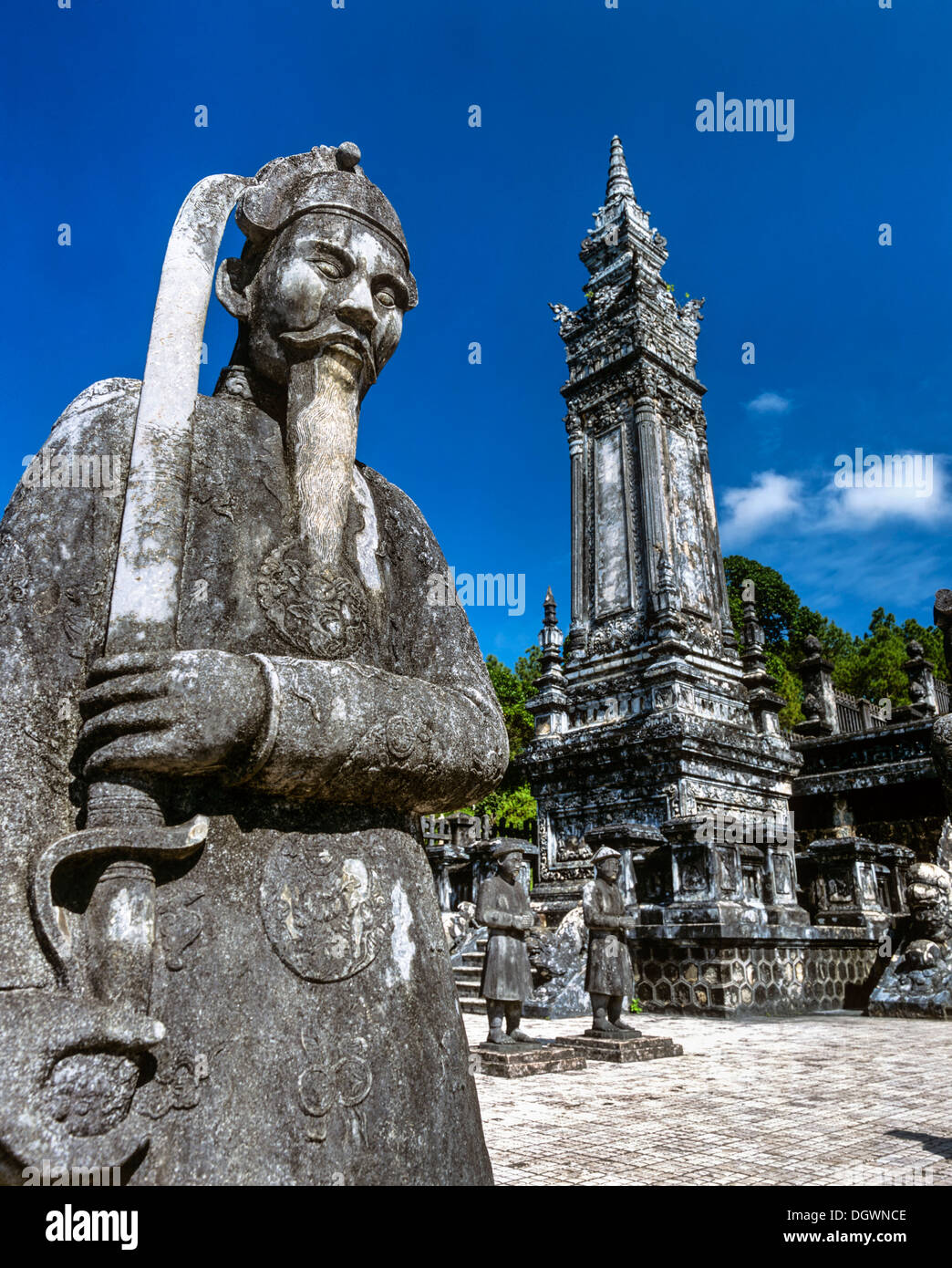 Khai Dinh Grab, Mandarin Soldaten gemacht von Stein, Samurai-Statue, Obelisk, Hue, Provinz Thua Thien Hue, Vietnam Stockfoto