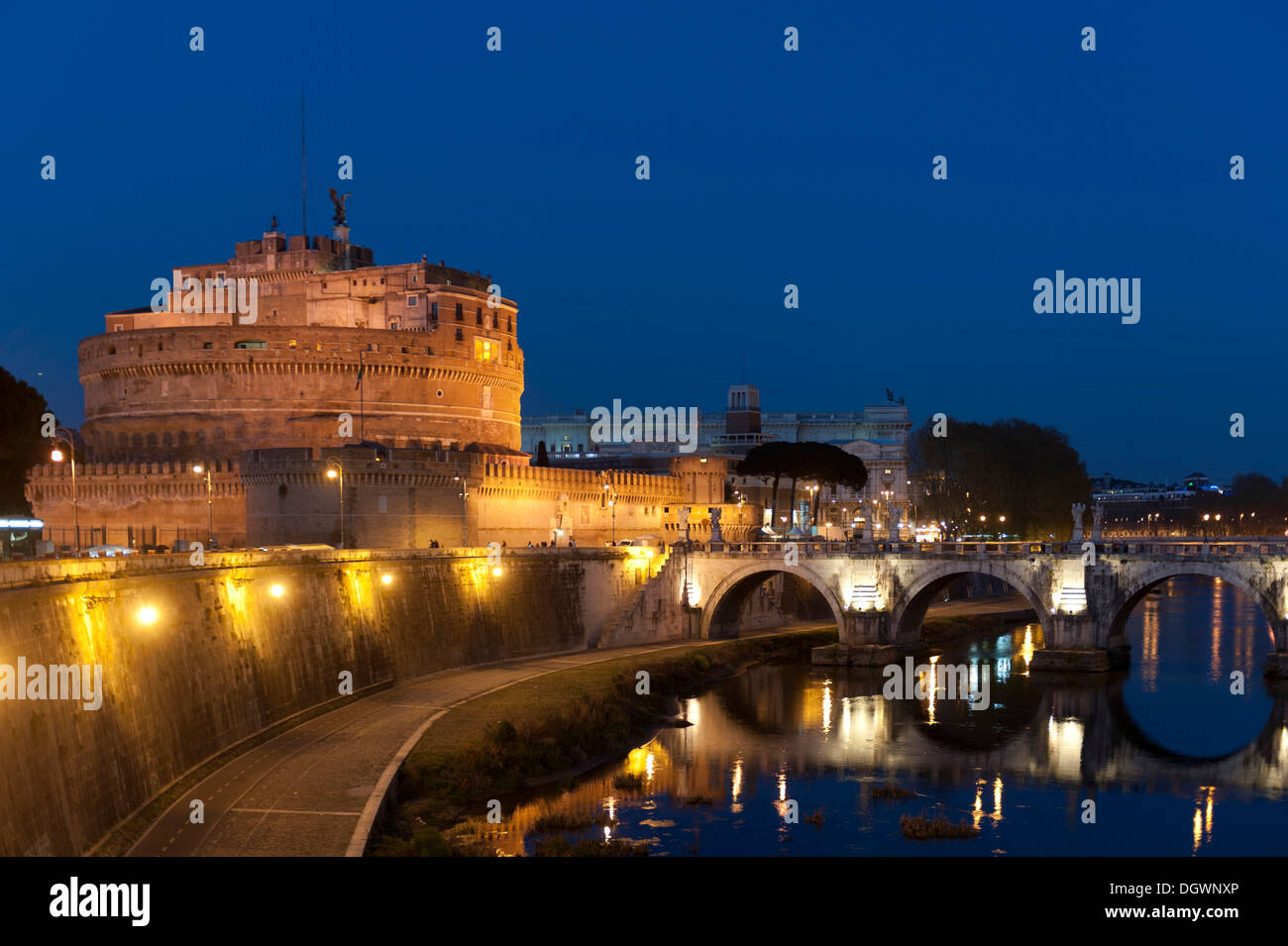 Ponte Sant'Angelo und Castel Sant'Angelo, Dusk, Tiber Fluss Tevere, Rom, Latium, Italien, Süd-Europa, Europa Stockfoto
