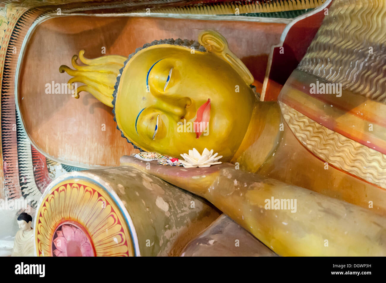 Liegender Buddha-Statue, Pilikuttuwa Buddhistentempel, Pilikuttuwa, Sri Lanka Stockfoto