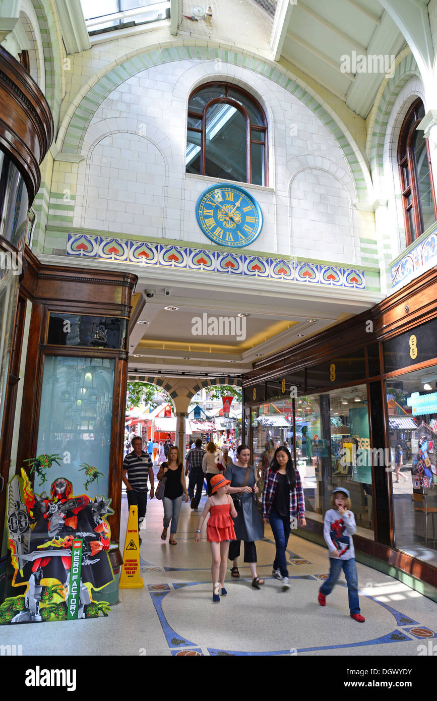 Innenraum der Royal Arcade, Norwich, Norfolk, England, Vereinigtes Königreich Stockfoto