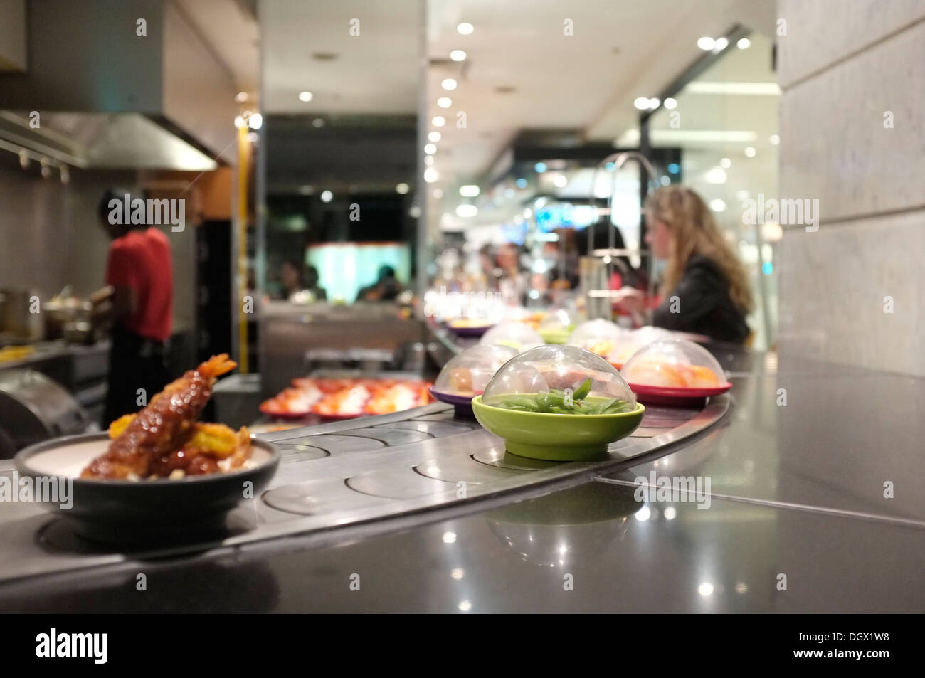 Yo Sushibar im St. Pancras Station, London Stockfoto