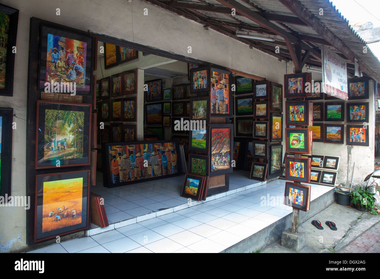 Kunst Gemälde Geschenke Wand verkaufen Ubud Bali Indonesien Öl kleine quadratische Themen Farbe bunte Geschenke Geschenke Souvenirs billige einfache s Stockfoto