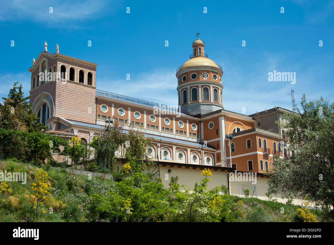 Kirche kirche santuario maria santissima del tindari Fotos und