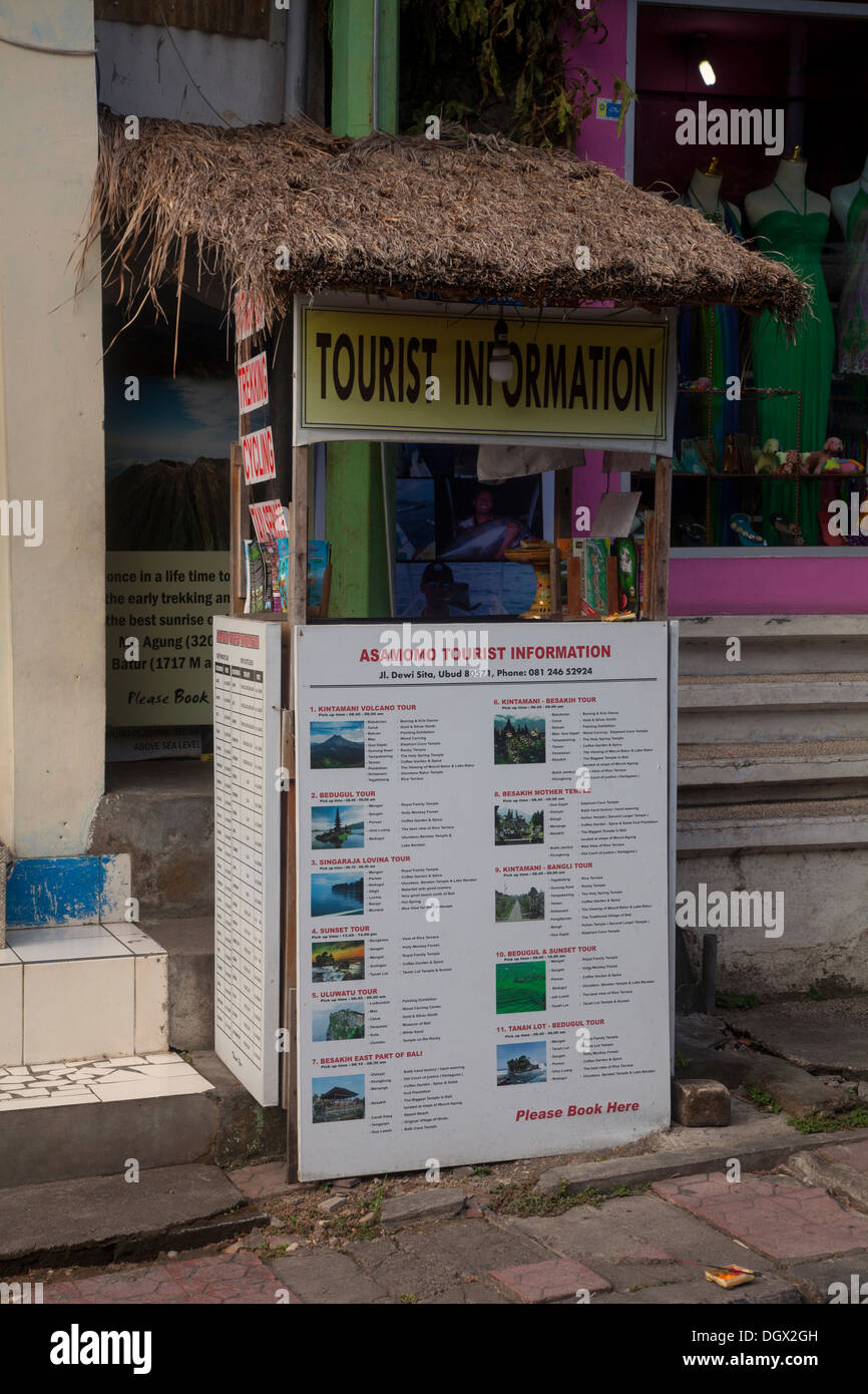 Tourist Information Kiosk Ausflüge Dienstleistungen Bali Indonesien Asien kleine handgefertigte Basistext Bilder leeren touristische nützlich Stockfoto