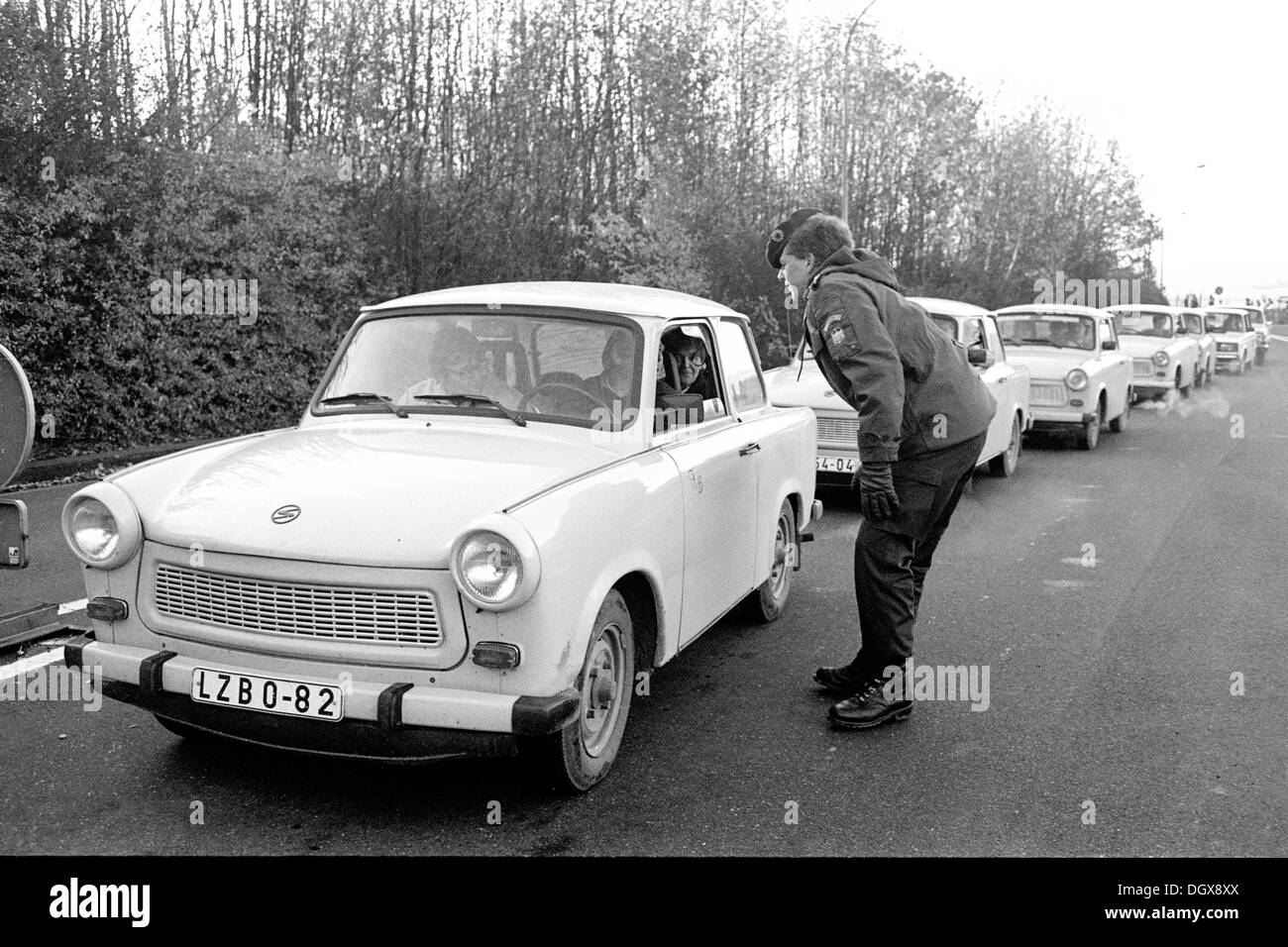 Offenen innerdeutschen Grenze zwischen Niedersachsen und der Bezirk Erfurt, Thüringen, am Morgen nach der Eröffnung der Stockfoto
