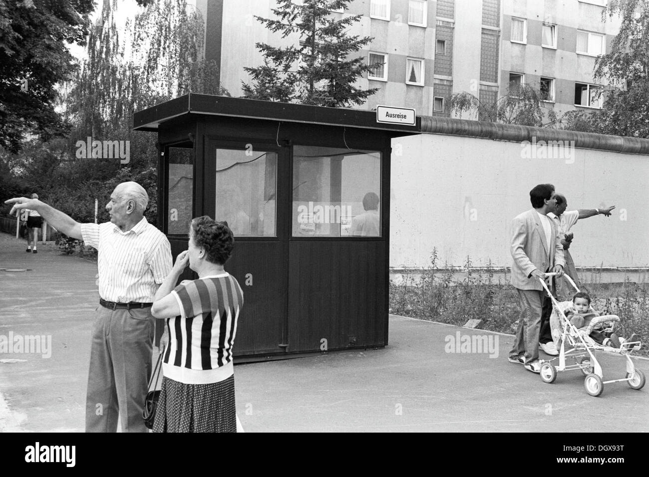 Reste der Berliner Mauer mit ehemaligen Grenzübergang zwischen Neukölln und Treptow, Berlin Stockfoto