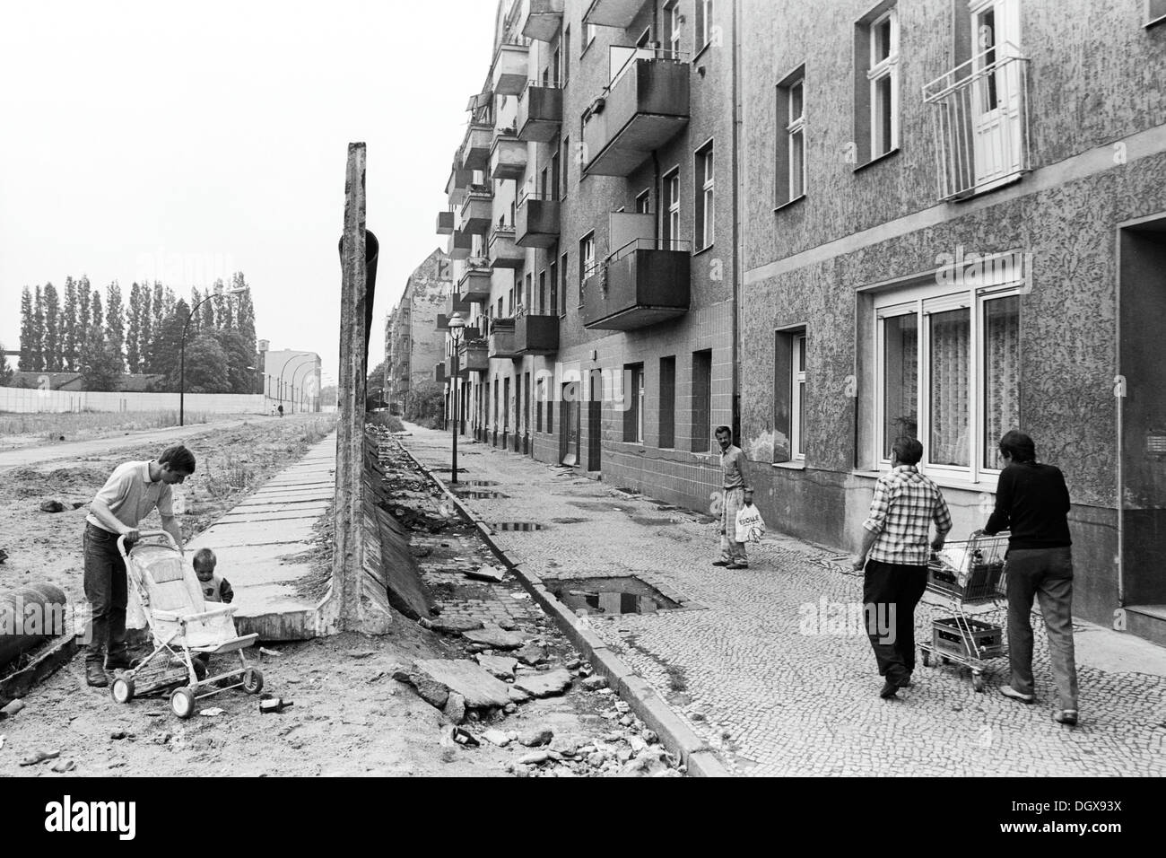 Reste der Berliner Mauer zwischen Neukölln, direkt, und Treptow, Berlin Wall Heidelberger Straße Straße, Berlin Stockfoto