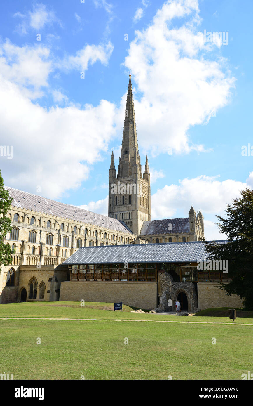 Norwich Cathedral, Norwich, Norfolk, England, Vereinigtes Königreich Stockfoto