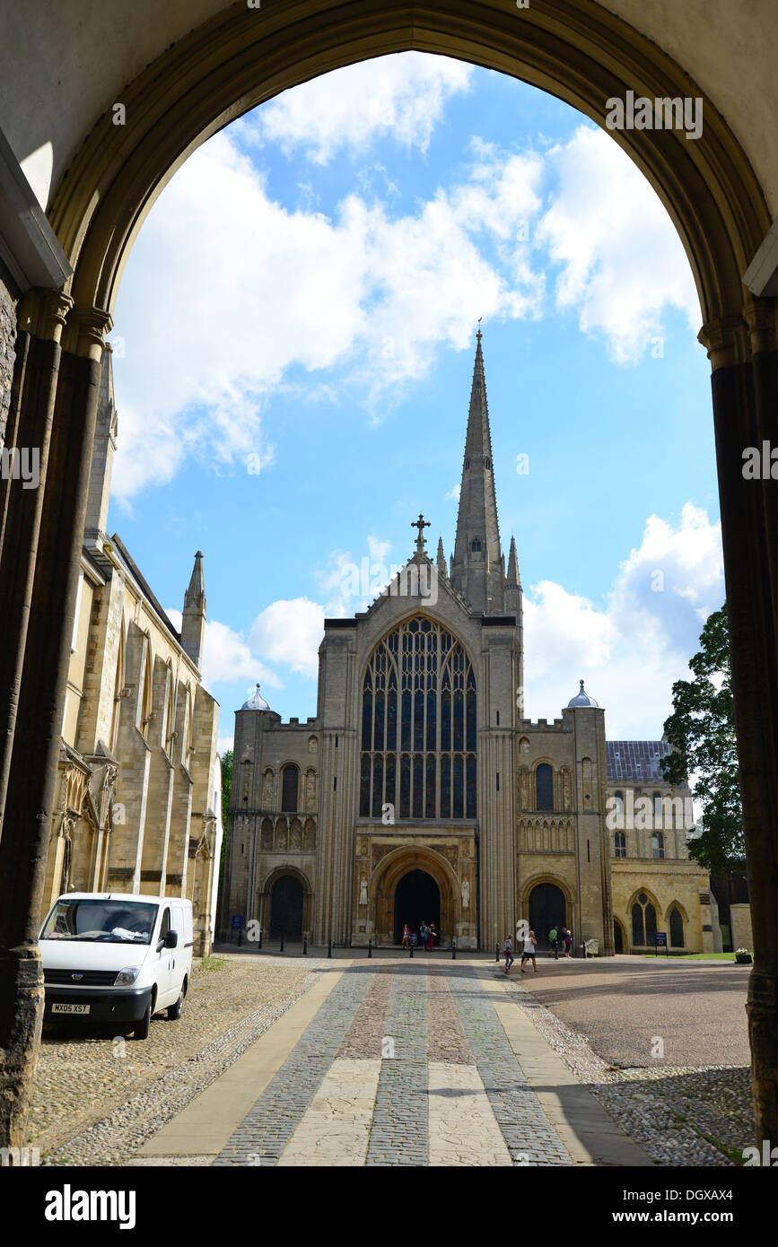 Norwich Cathedral, Norwich, Norfolk, England, Vereinigtes Königreich Stockfoto