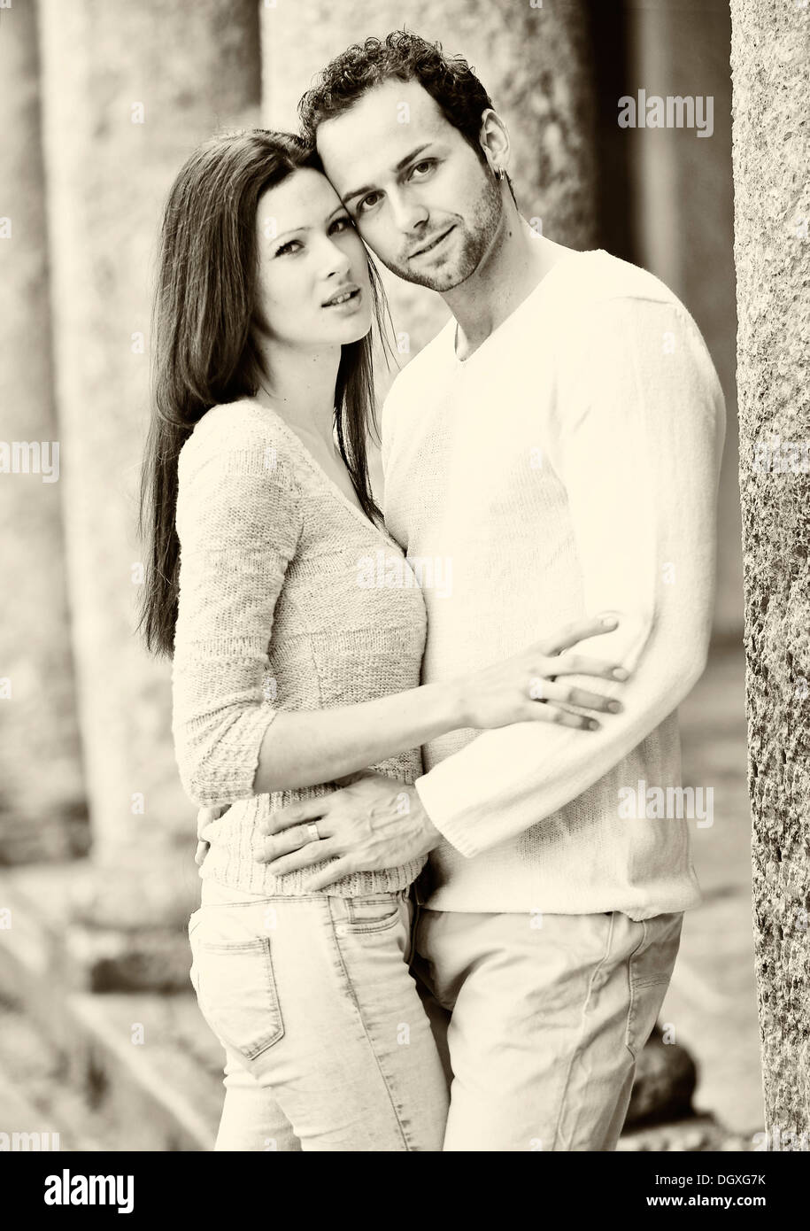 Junges Paar, umarmen, Österreich Stockfoto