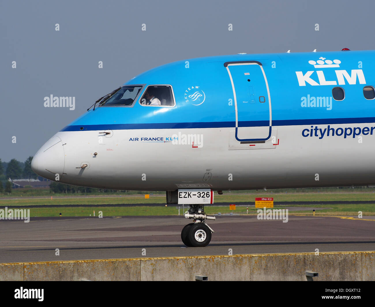 PH-EZ KLM Cityhopper Embraer ERJ-190STD (ERJ-190-100) - Cn 19000326 Rollen, 25august2013 Bild-2 Stockfoto
