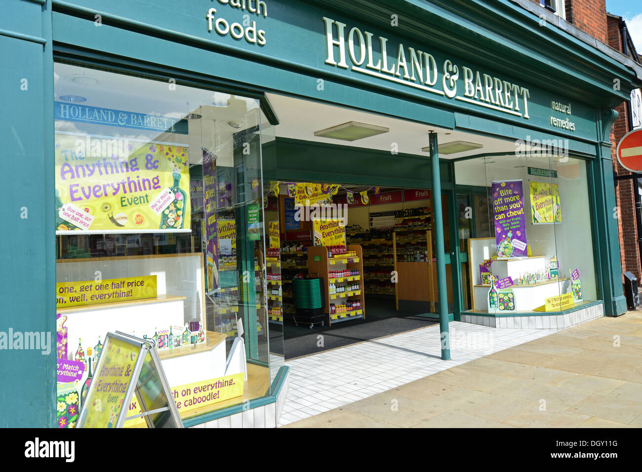 Holland & Barrett Bioladen, Marktplatz, Fakenham, Norfolk, England, Vereinigtes Königreich Stockfoto