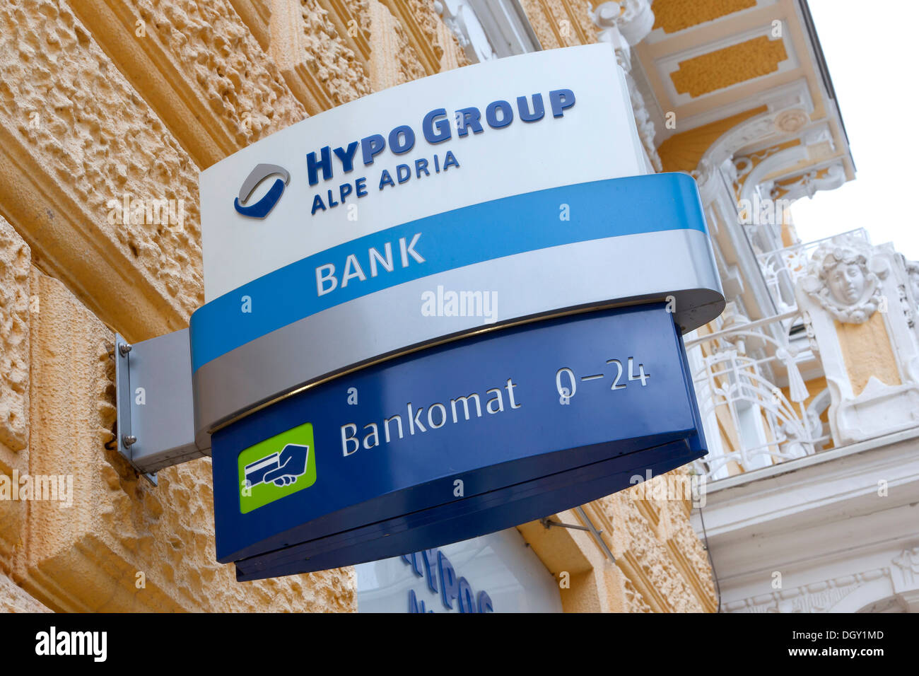 Logo, Signage auf eine Filiale der Bank Hypo Group Alpe Adria in Opatija, Istrien, Kroatien, Europa, Opatija, Kroatien Stockfoto