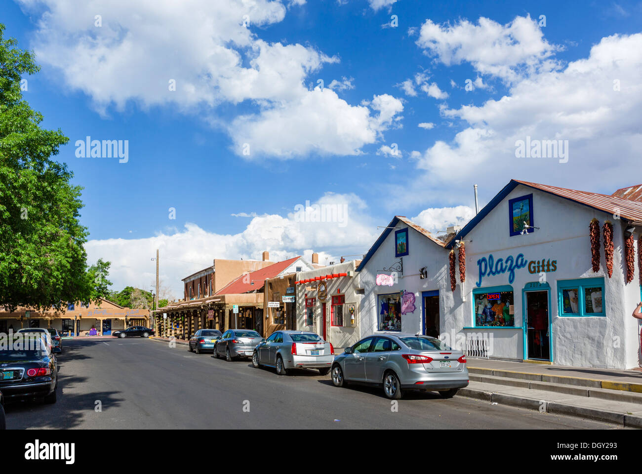 Geschäfte auf der Old Town Plaza, Altstadt, Albuquerque, New Mexico, USA Stockfoto