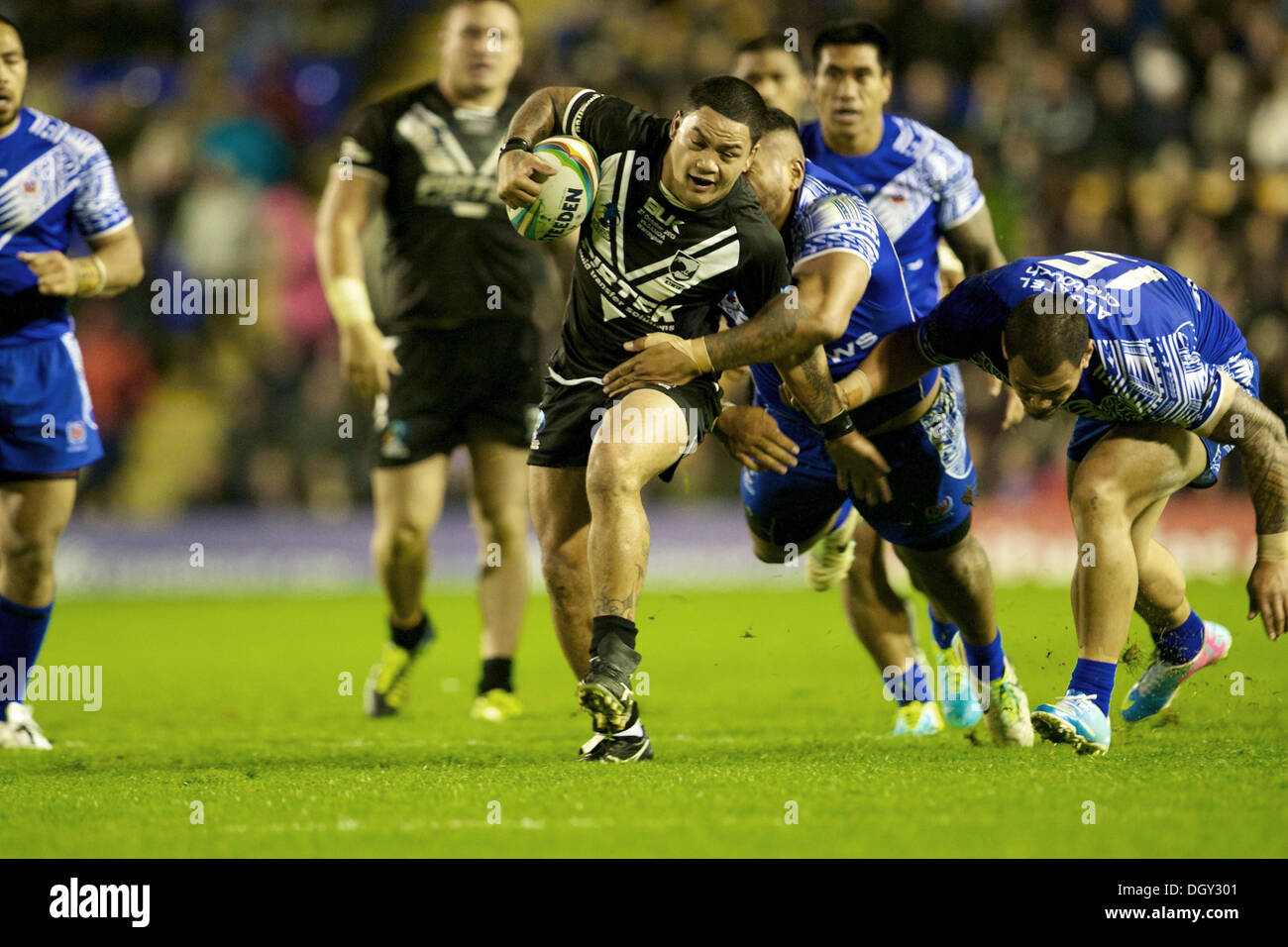 Warrington, UK. 27. Oktober 2013. Isaac Luke (New Zealand &amp; South Sydney Rabbitohs) während der Rugby League World Cup-Gruppe B-Spiel zwischen Neuseeland und Samoa aus Halliwell Jones Stadium. Bildnachweis: Aktion Plus Sport/Alamy Live-Nachrichten Stockfoto