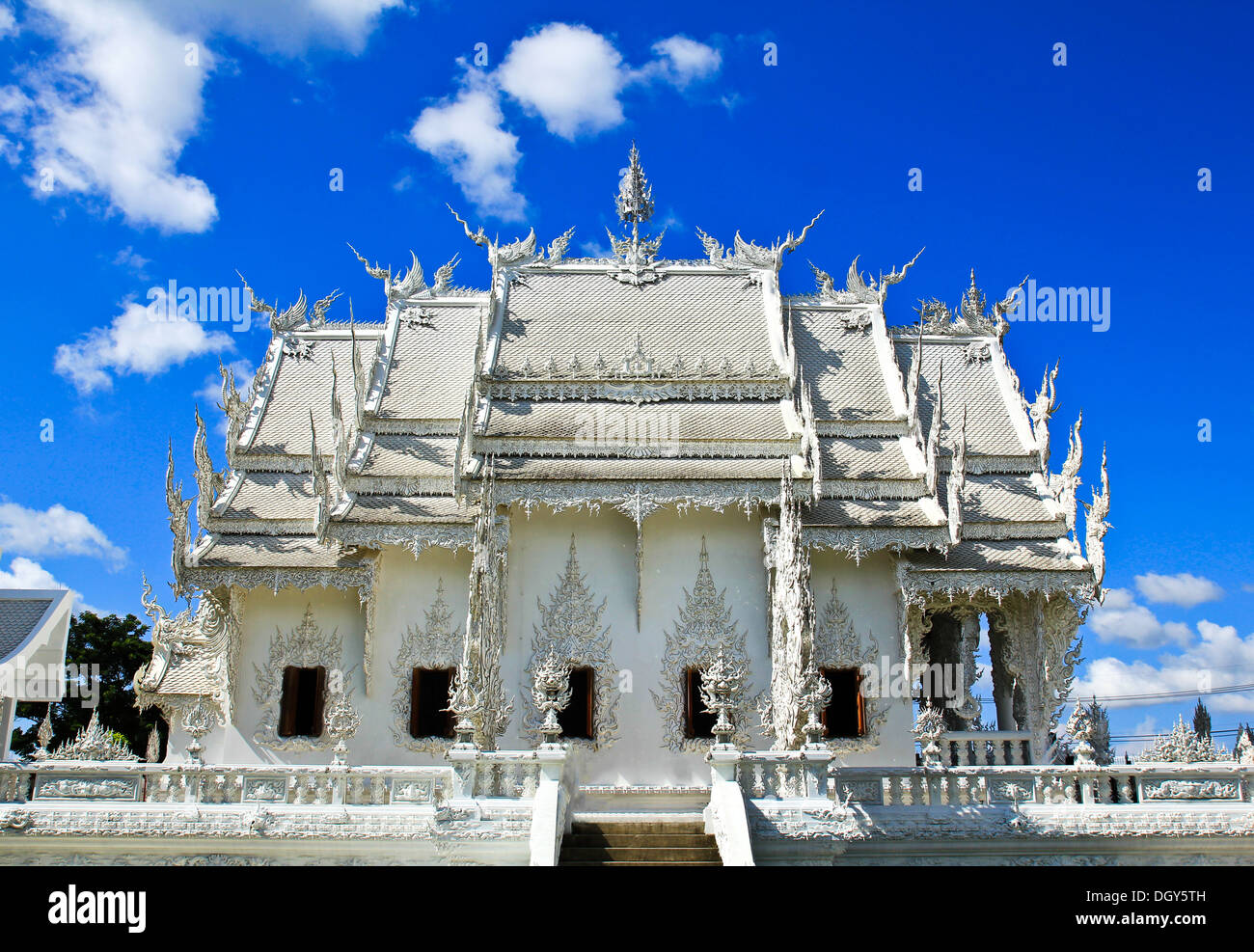 Thai Tempel Wat Rong Khun in Chiang Rai, Thailand genannt. Stockfoto