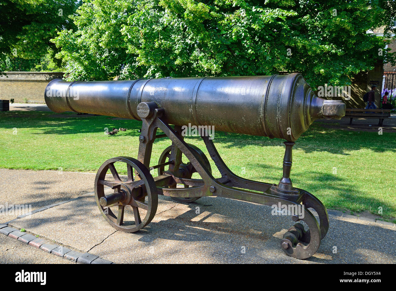 Russische Kanone vom Krimkrieg, Palace grün, Ely, Cambridgeshire, England, Vereinigtes Königreich Stockfoto